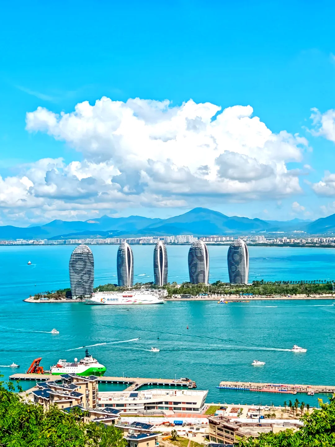 鹿回头风景区